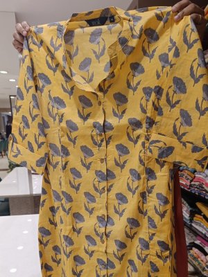 floral kurti - image 1