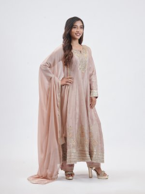 Onion Pink Tissue Straight Pant Outfit - image 2