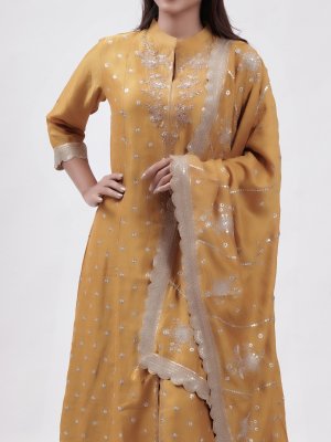 Mustard Yellow Crepe straight pant - image 3
